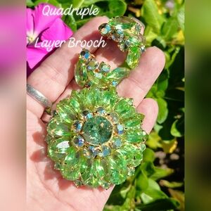 Vintage QUADRUPLE LAYER Green Brooch and Earring Demi Parure